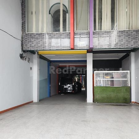Puspita Homestay Mitra Reddoorz Bekasi Exteriér fotografie