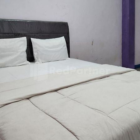 Puspita Homestay Mitra Reddoorz Bekasi Exteriér fotografie