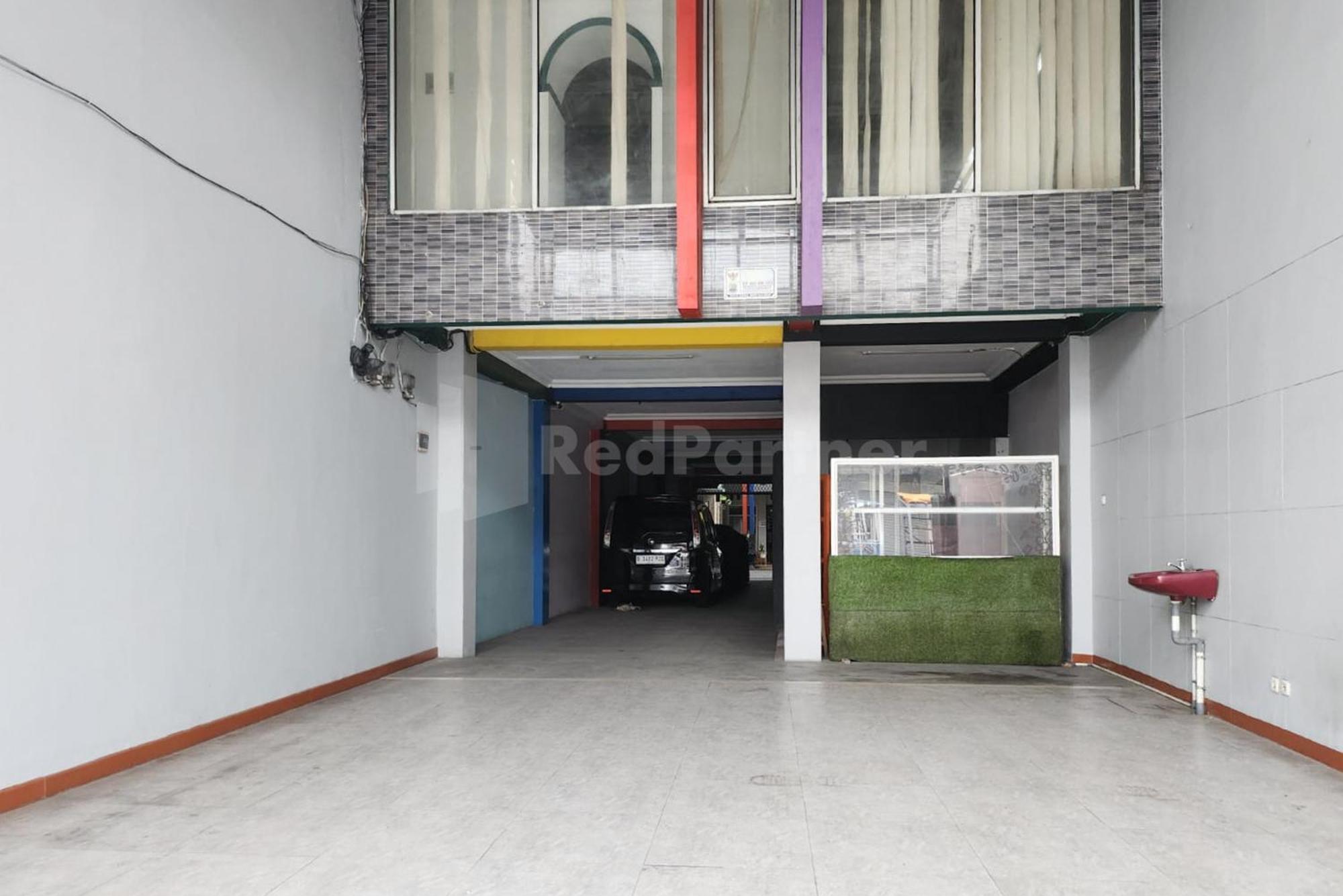 Puspita Homestay Mitra Reddoorz Bekasi Exteriér fotografie