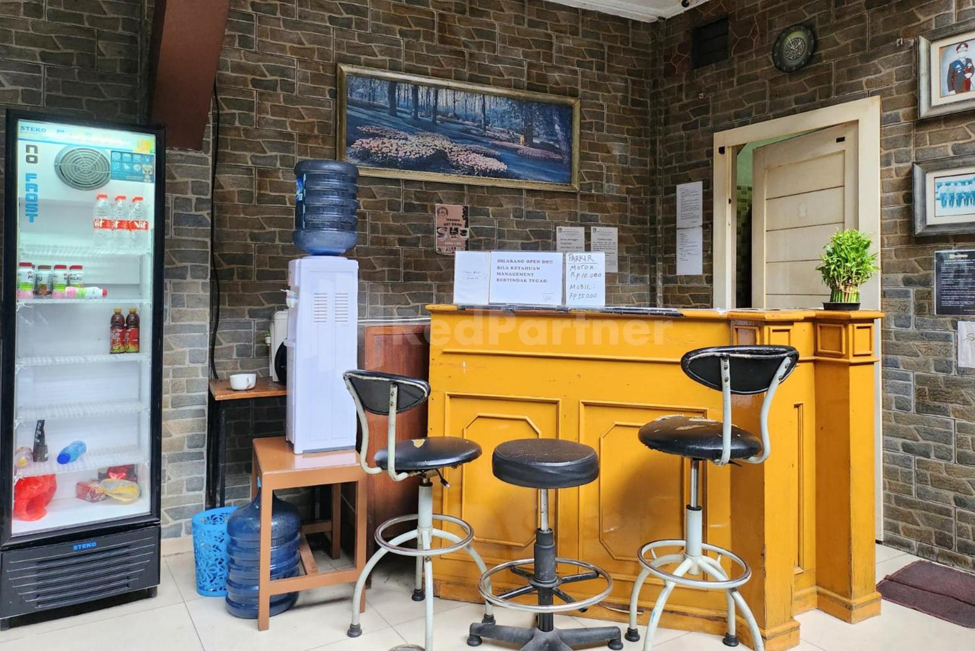 Puspita Homestay Mitra Reddoorz Bekasi Exteriér fotografie