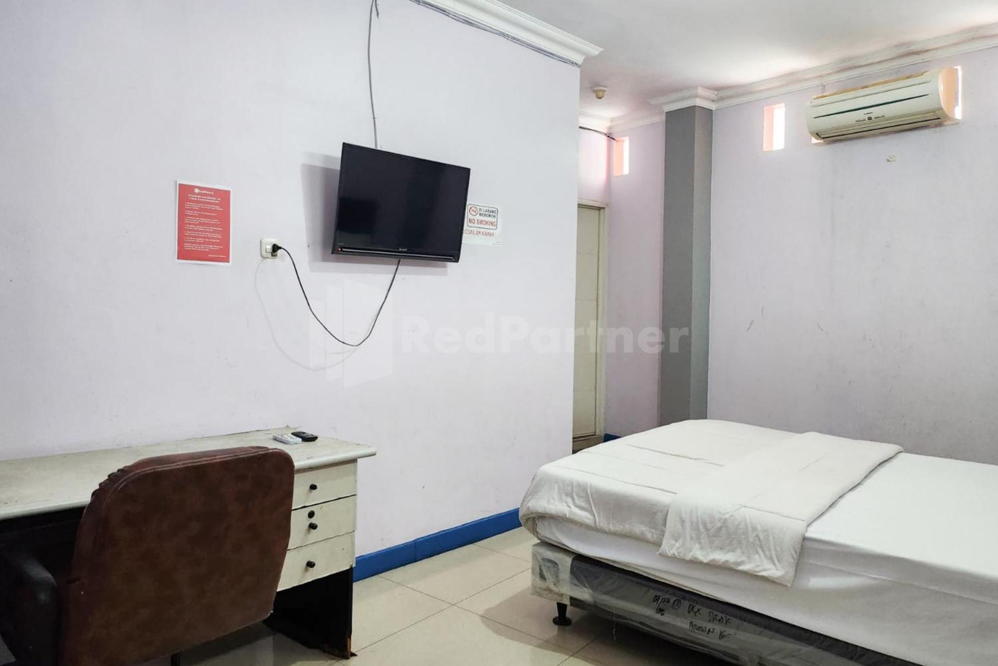 Puspita Homestay Mitra Reddoorz Bekasi Exteriér fotografie