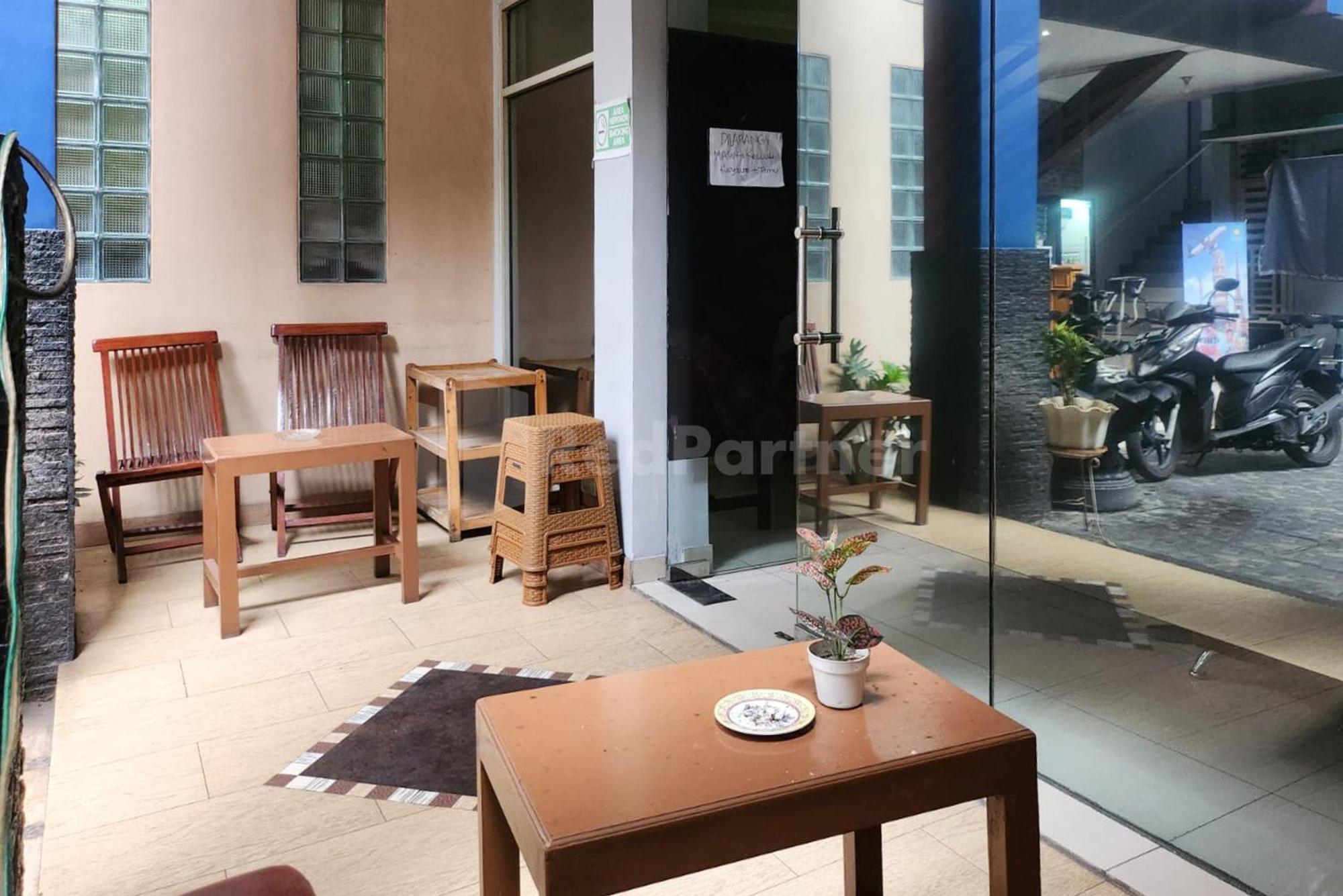 Puspita Homestay Mitra Reddoorz Bekasi Exteriér fotografie