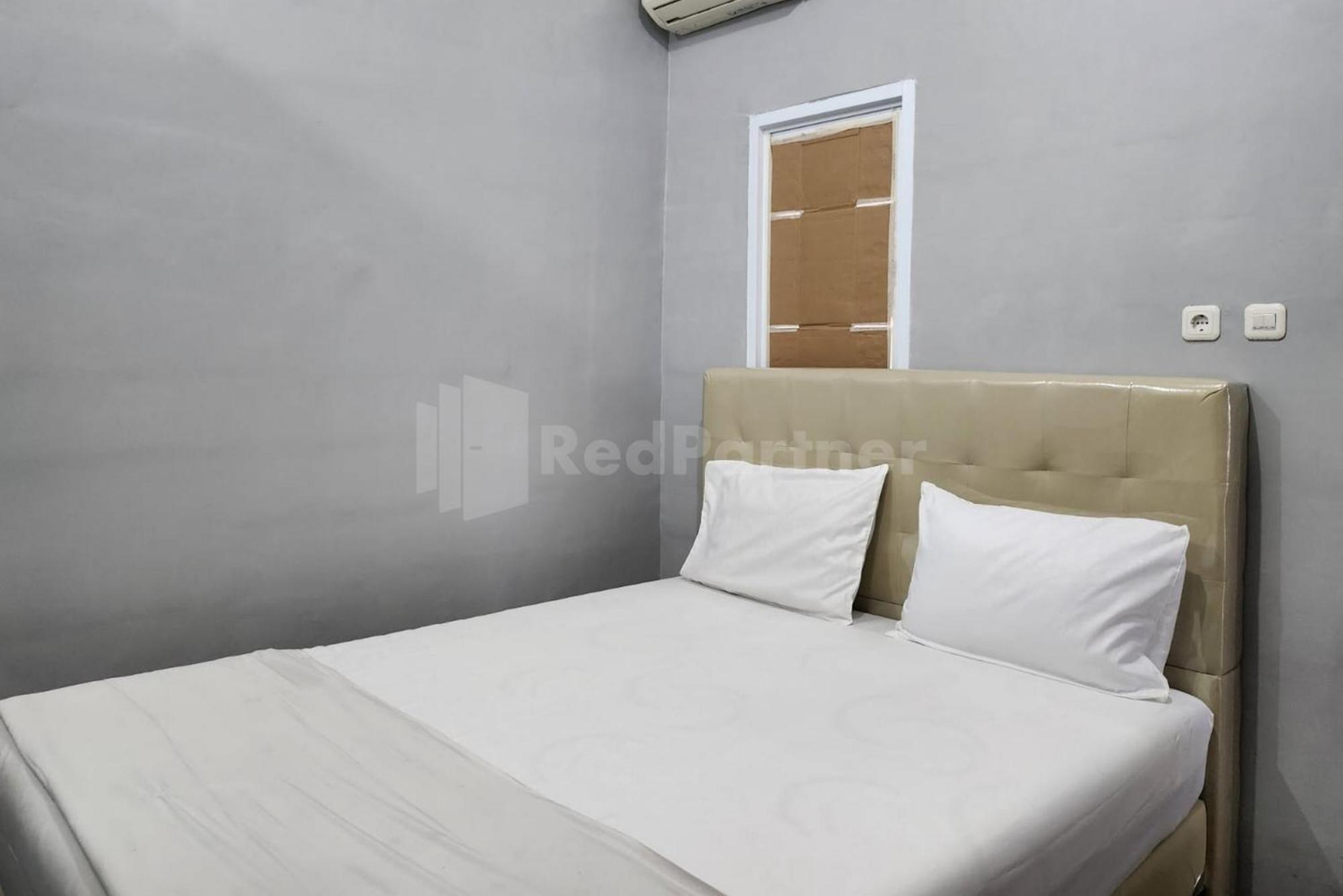 Puspita Homestay Mitra Reddoorz Bekasi Exteriér fotografie