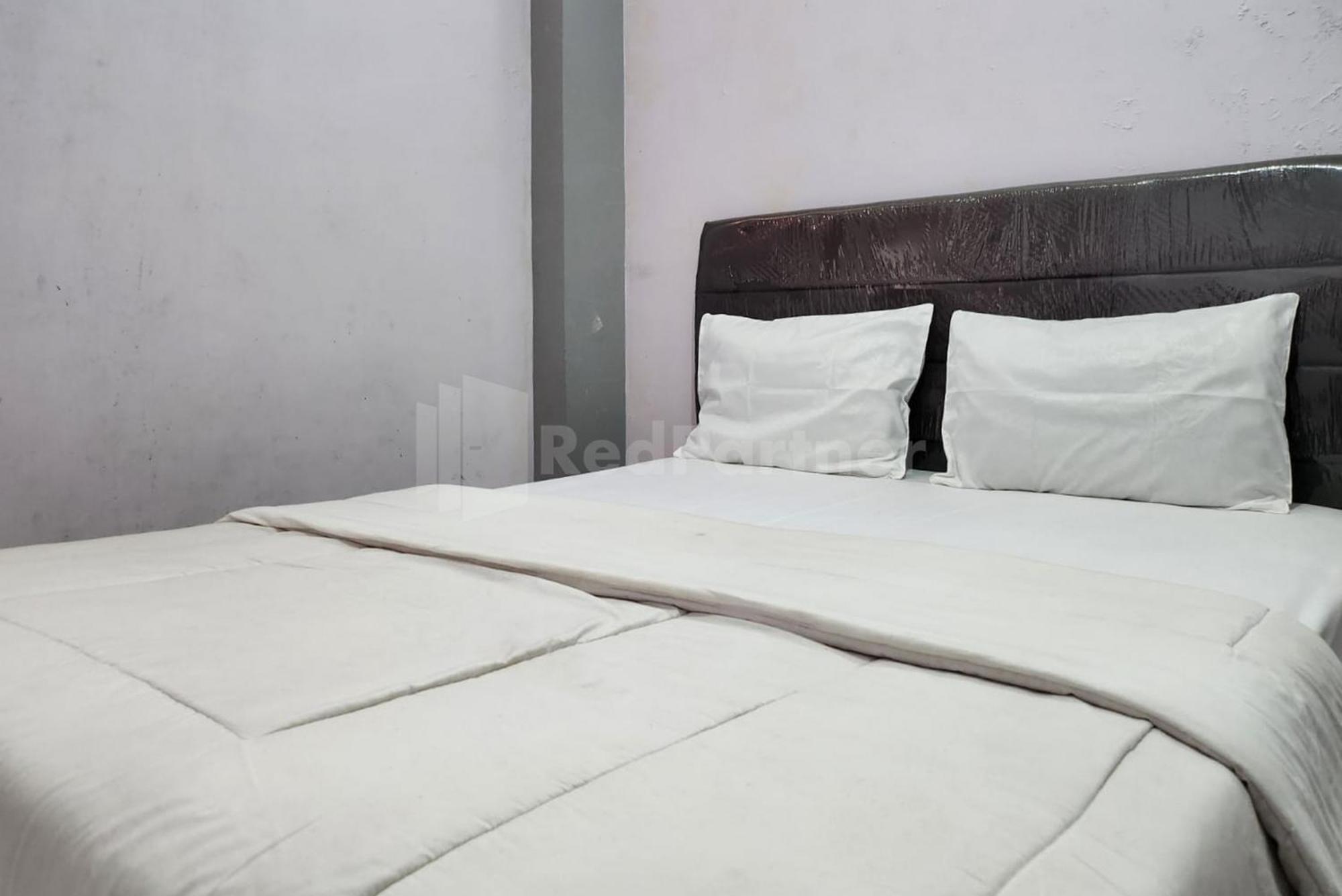 Puspita Homestay Mitra Reddoorz Bekasi Exteriér fotografie