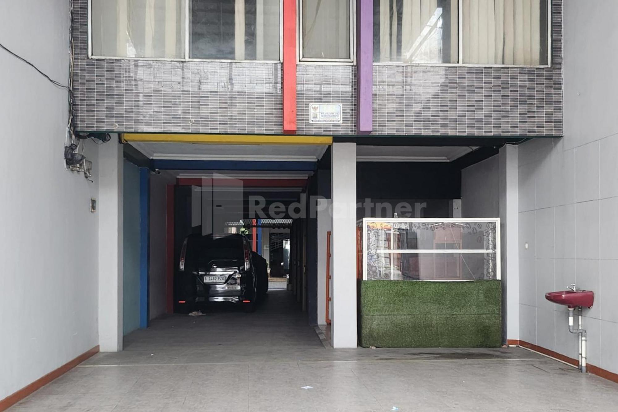 Puspita Homestay Mitra Reddoorz Bekasi Exteriér fotografie