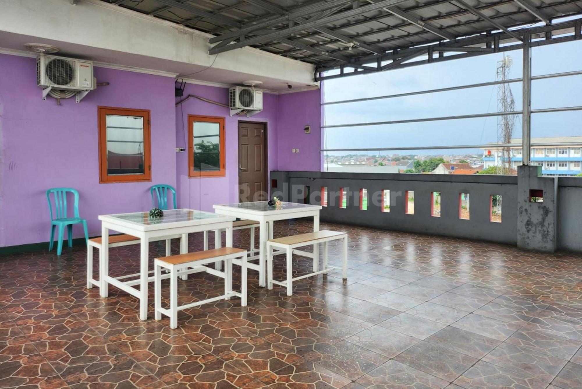 Puspita Homestay Mitra Reddoorz Bekasi Exteriér fotografie
