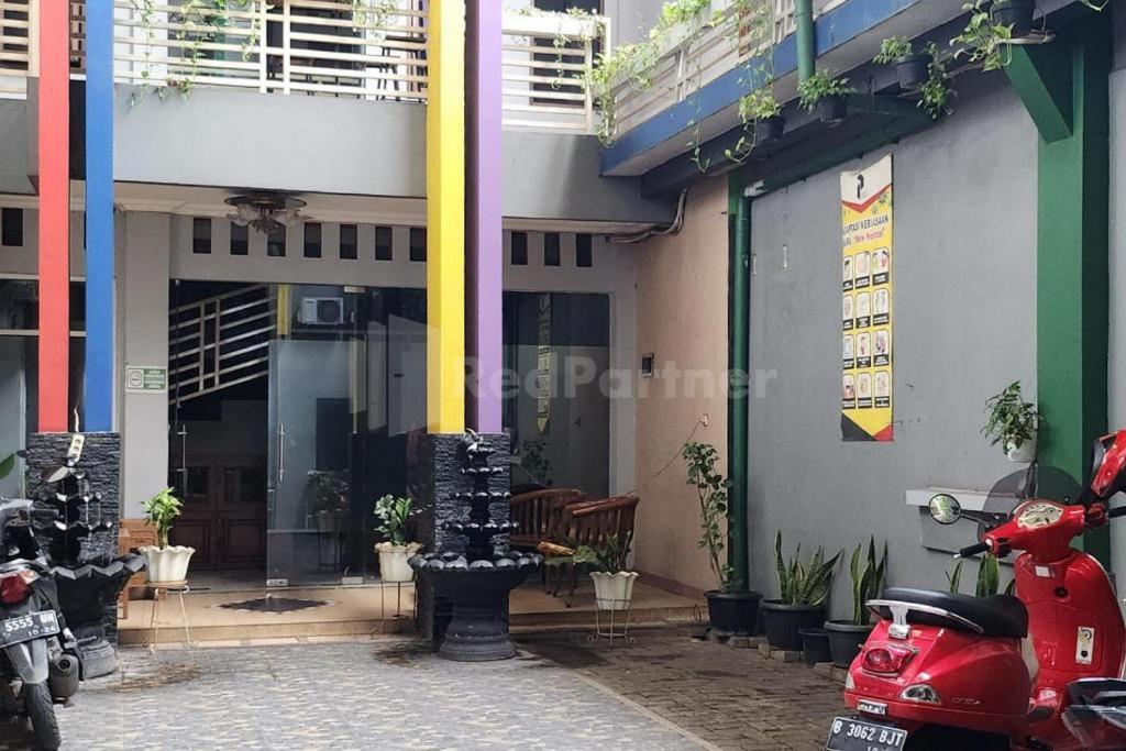 Puspita Homestay Mitra Reddoorz Bekasi Exteriér fotografie